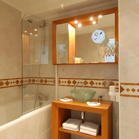 Golden Apartment